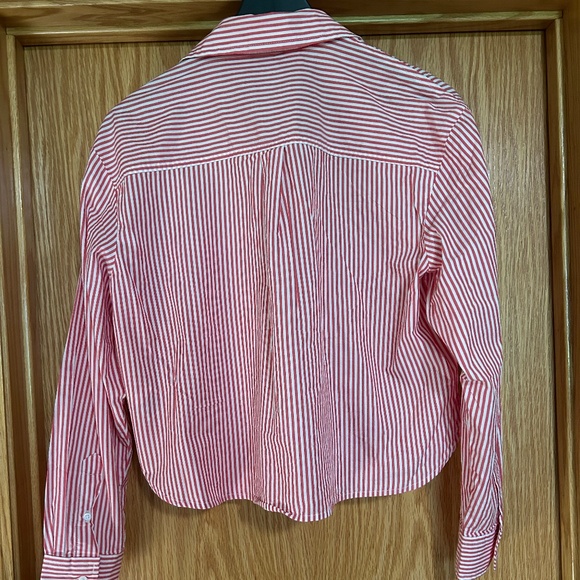 Cropped Red & White Striped Button Down Shirt - Size M - Picture 3 of 4